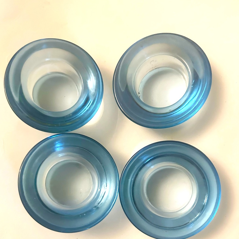 Set of 4 Round Glass Tealight/ Votive Candle Holders Light Sky Blue